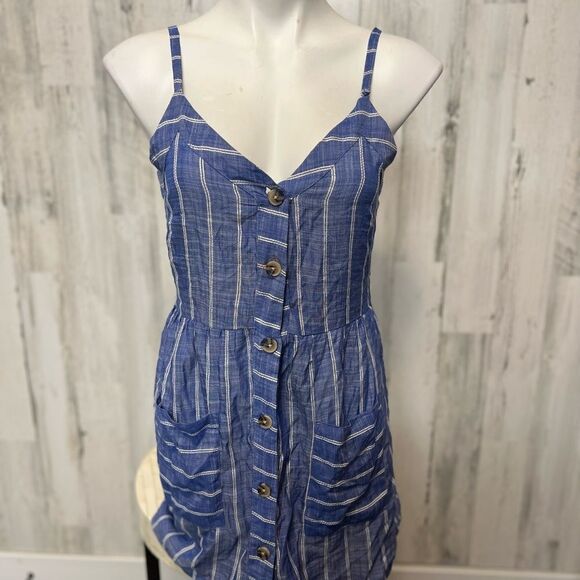 Dress  - Picture 1 of 6